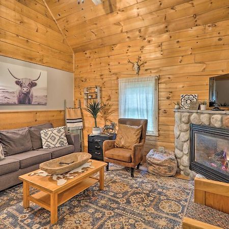 Cozy Retreat With Porch And Double Jj Resort Access! Rothbury 外观 照片