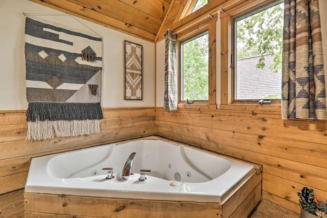 Cozy Retreat With Porch And Double Jj Resort Access! Rothbury 外观 照片