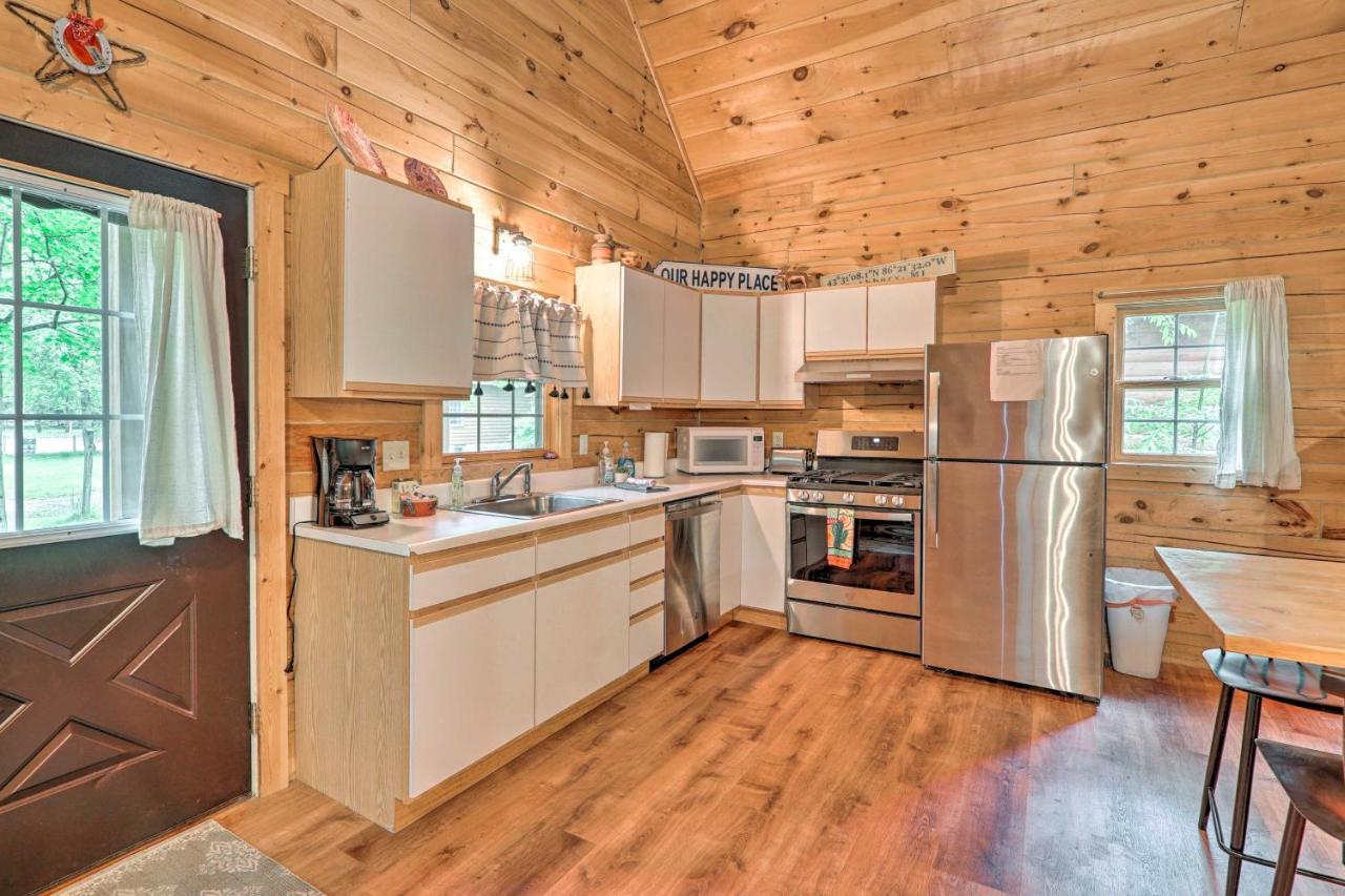 Cozy Retreat With Porch And Double Jj Resort Access! Rothbury 外观 照片
