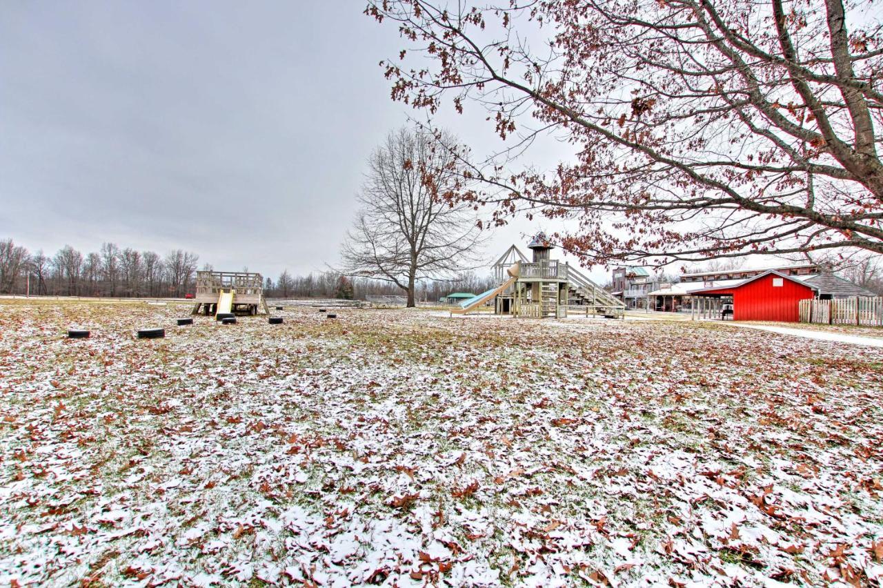 Cozy Retreat With Porch And Double Jj Resort Access! Rothbury 外观 照片